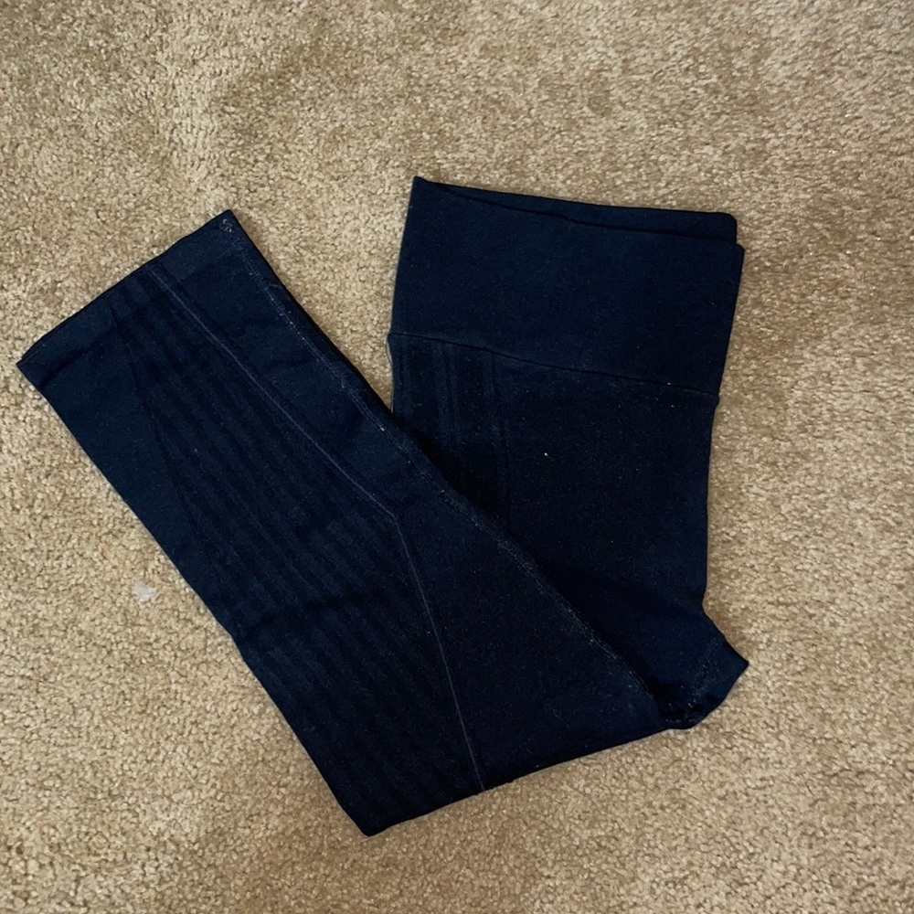 Black cropped leggings